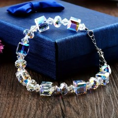 Елегантний регульований браслет з намистинами зі штучного кришталю