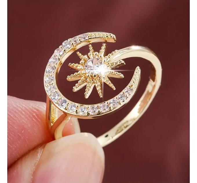 Елегантне кільце з дизайном Місяця та Сонця