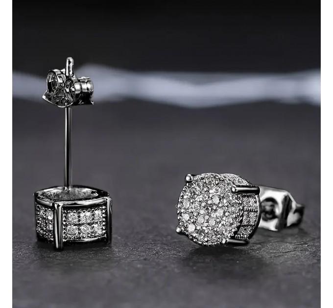 Пара класичних круглих сережок з синтетичними цирконіями