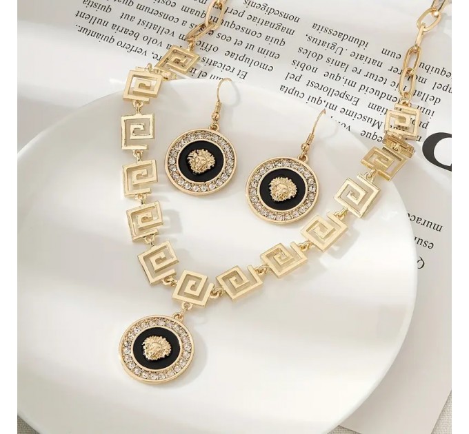 Набір намиста з кулоном та сережками