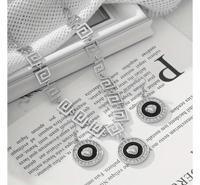 Набір намиста з кулоном та сережками