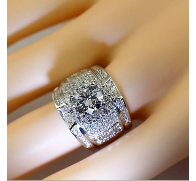 Перстень-обручка з блискучими мікроцирконіями