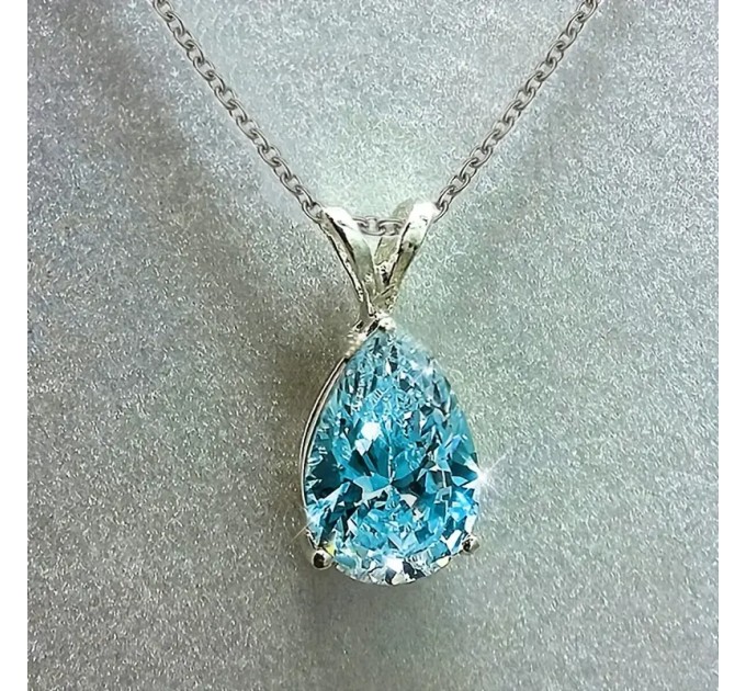 Елегантне намисто-підвіска у формі сльозинки