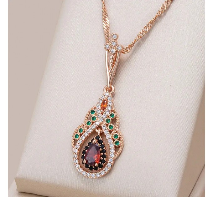 Золотий кольоровий кулон у формі серця