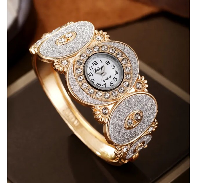 Елегантний жіночий кварцовий наручний годинник