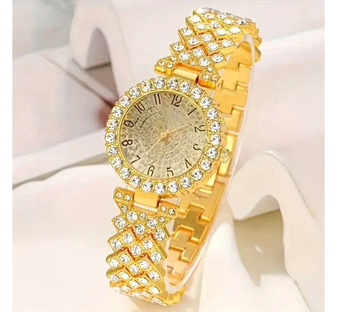 Елегантниий модний набір з годинника та аксесуарів.