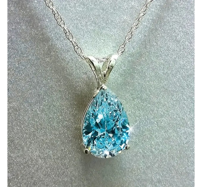 Прикраса у вигляді краплі води